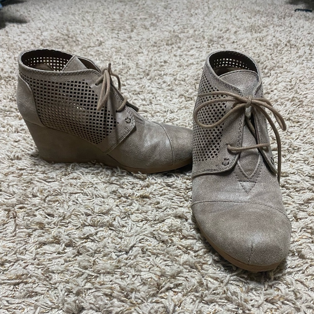 Qupid lace up booties